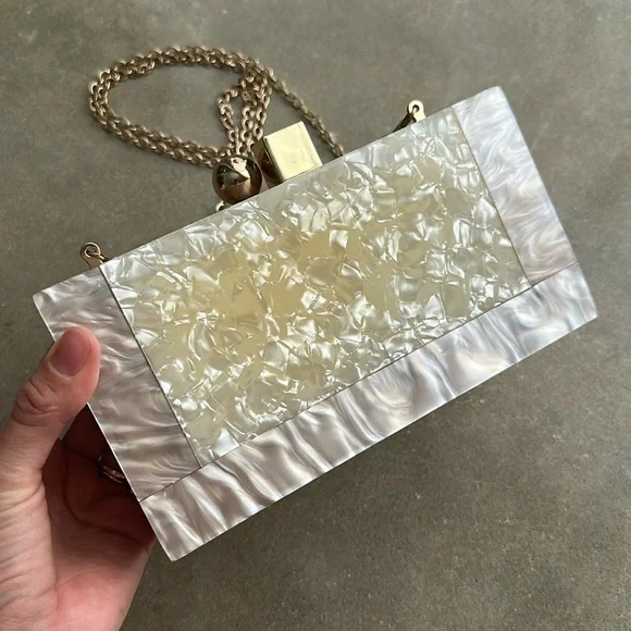 Pearl Clutch - Picture 2 of 10